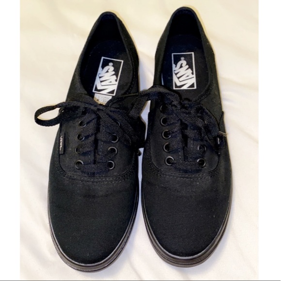 Vans Shoes - Vans low top sneakers in mint condition.